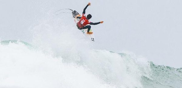 Yago Dora em ação na etapa de Trestles, nos EUA