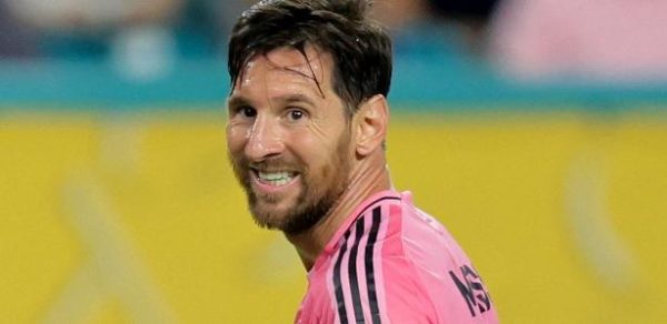 Messi durante jogo entre Inter Miami e Al Ahly no Mundial de Clubes
