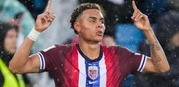 Nusa comemora gol marcado pela Noruega contra a Itália nas Eliminatórias
