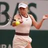 Número 1 juvenil, Jones supera Pareja nas quartas em Roland Garros