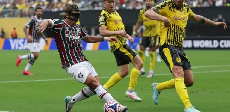 Canobbio, do Fluminense, em ação no jogo contra o Borussia Dortmund, no Mundial