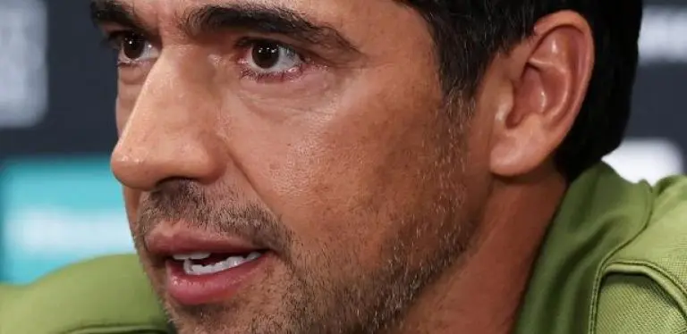 Abel Ferreira acionou Marcos Rocha, Lucas Evangelista e Flaco López entre titulares