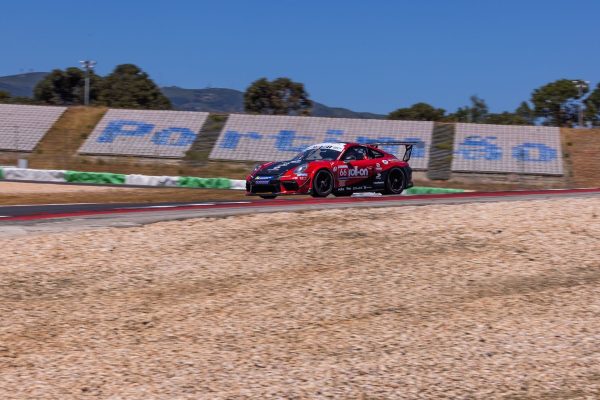 Porsche Cup: Com disputa acirrada, Sadak Leite conquista pole da Sprint Challenge