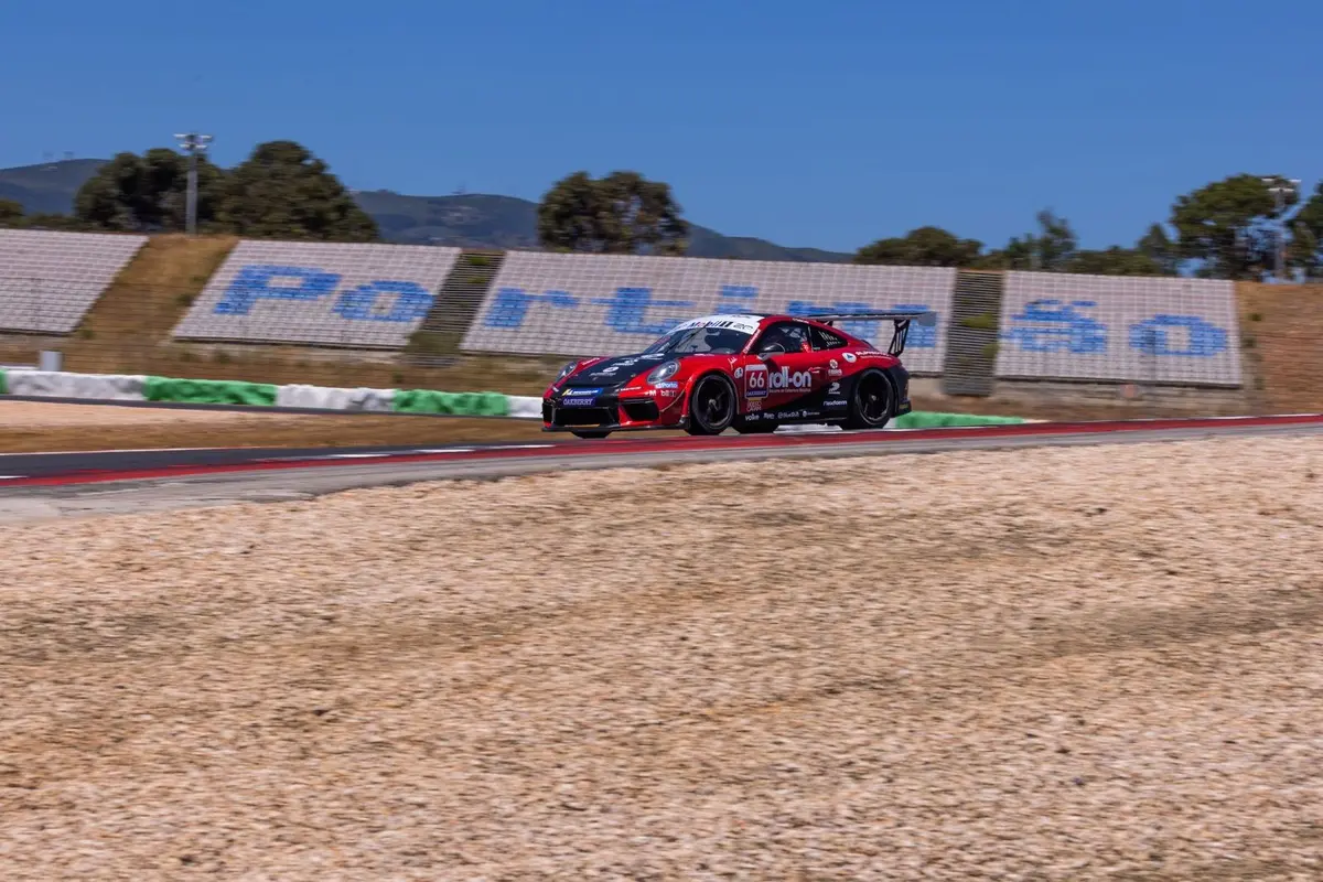 Porsche Cup: Com disputa acirrada, Sadak Leite conquista pole da Sprint Challenge