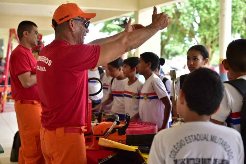 projeto bombeiro na escola no colegio estadual militarizado luiz rittler brito de lucena ascom seed