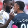 Rüdiger e Cabral discutem durante jogo entre Real Madrid e Pachuca no Mundial