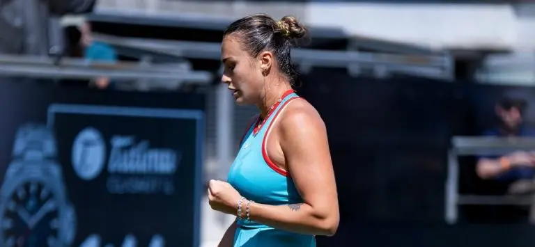 Sabalenka sobrevive a 4 match-points e avança à semi em Berlim