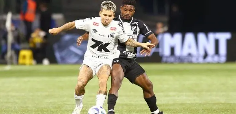 Soteldo em ação durante Santos x Ceará, confronto do Brasileirão