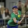 Sinner vence a 18ª seguida em Slam e volta às quartas em Paris