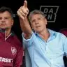 Torcida do Fluminense grita 'chuta, Everaldo' no Mundial e Renato reage em entrevista