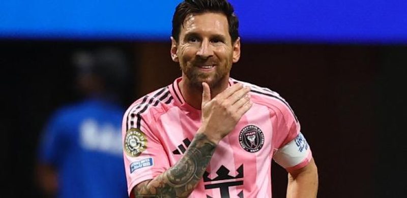 Messi comemora gol marcado pelo Inter Miami contra o Porto no Mundial