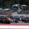 VÍDEO F1: Antonelli bate em Verstappen e ambos abandonam GP da Áustria; Fogo no carro faz Sainz perder corrida