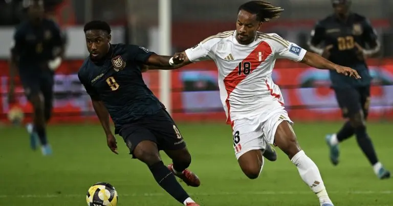 Com Valencia em campo, Equador empata com o Peru e confirma vaga na Copa do Mundo 