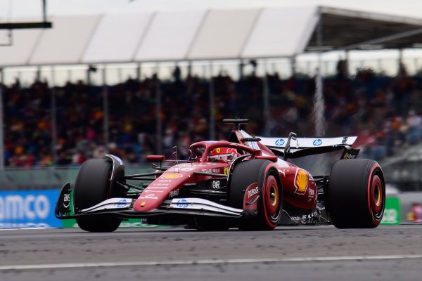 análise f1: qual é o problema que está sabotando carro da ferrari em 2025?