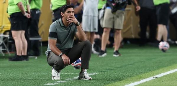 Abel Ferreira, técnico do Palmeiras, em jogo contra o Chelsea pelo Mundial de Clubes