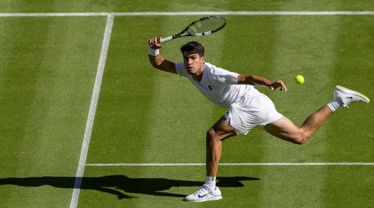 Alcaraz e Fritz abrem as semifinais de Wimbledon às 9h30 desta sexta