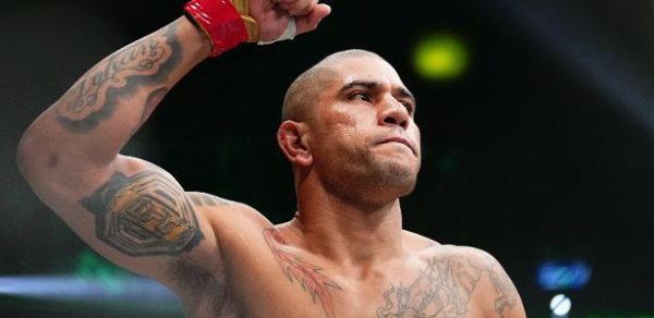 Alex Poatan já foi campeão em duas categorias no UFC