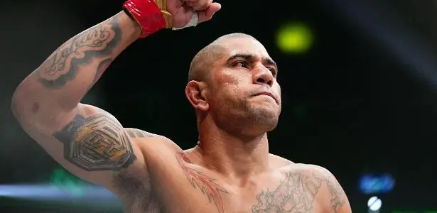 Alex Poatan já foi campeão em duas categorias no UFC
