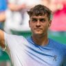 Flavio Cobolli derrotou João Fonseca na primeira rodada do ATP 500 de Halle