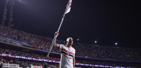 'Amasso' e 'jogo do ano': Comentaristas avaliam vitória do SPFC no clássico