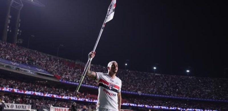 'Amasso' e 'jogo do ano': Comentaristas avaliam vitória do SPFC no clássico