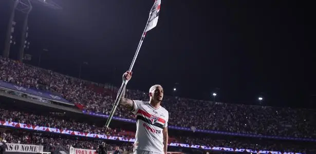 'Amasso' e 'jogo do ano': Comentaristas avaliam vitória do SPFC no clássico