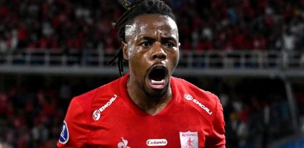Murillo comemora gol marcado pelo América de Cali contra o Bahia na Sul-Americana