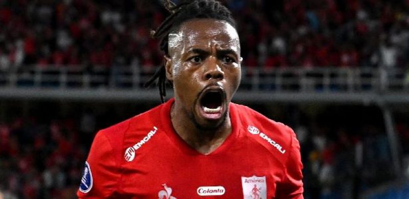 Murillo comemora gol marcado pelo América de Cali contra o Bahia na Sul-Americana