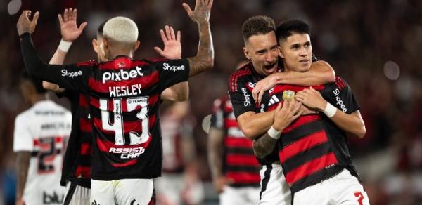 Bom futebol minimiza crise do Flamengo? Colunistas analisam