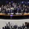 Deputados comemoram a aprovação do projeto que torna permanente Lei de Incentivo ao Esporte