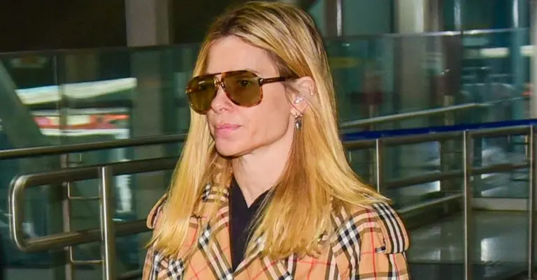 Carolina Dieckmmann desembarca no Brasil após passar últimos dias ao lado de Preta Gil | Famosos