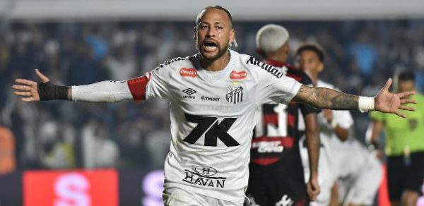 Colunistas veem excesso de respeito do Flamengo em 'retorno' de Neymar