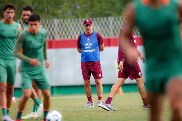 Com sete mudanças, veja escalação do Fluminense para clássico contra Flamengo