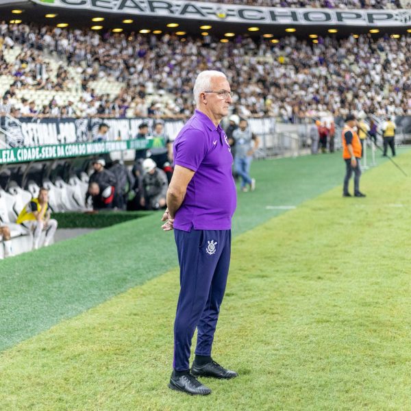 Dorival exalta vitória, mas alerta para pontuação do Corinthians: "Aquém do que precisamos" | corinthians