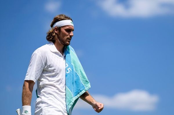 "É difícil trabalhar com ditadores que falam mal de você", dispara Tsitsipas