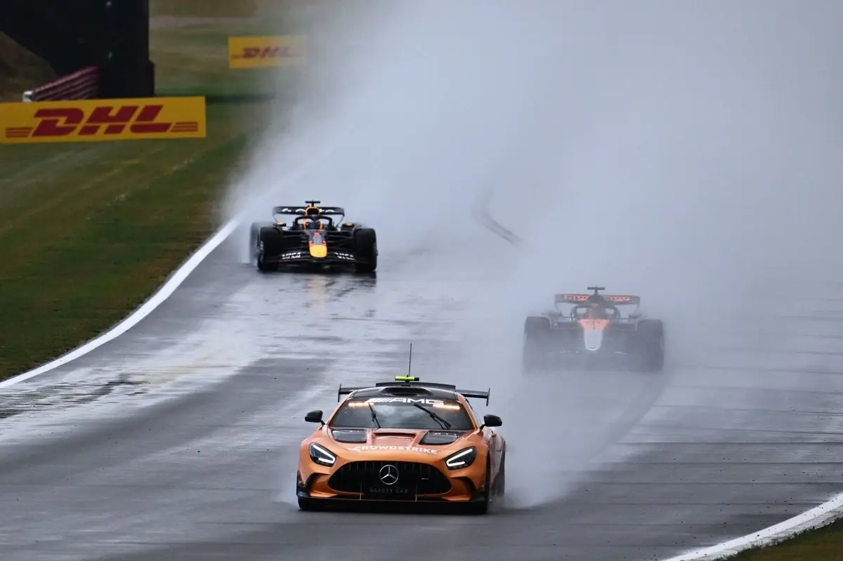 F1: Verstappen comenta sobre o "horrível" erro na relargada em Silverstone. 1 F1: Verstappen explica erro na relargada de corrida "horrível" em Silverstone