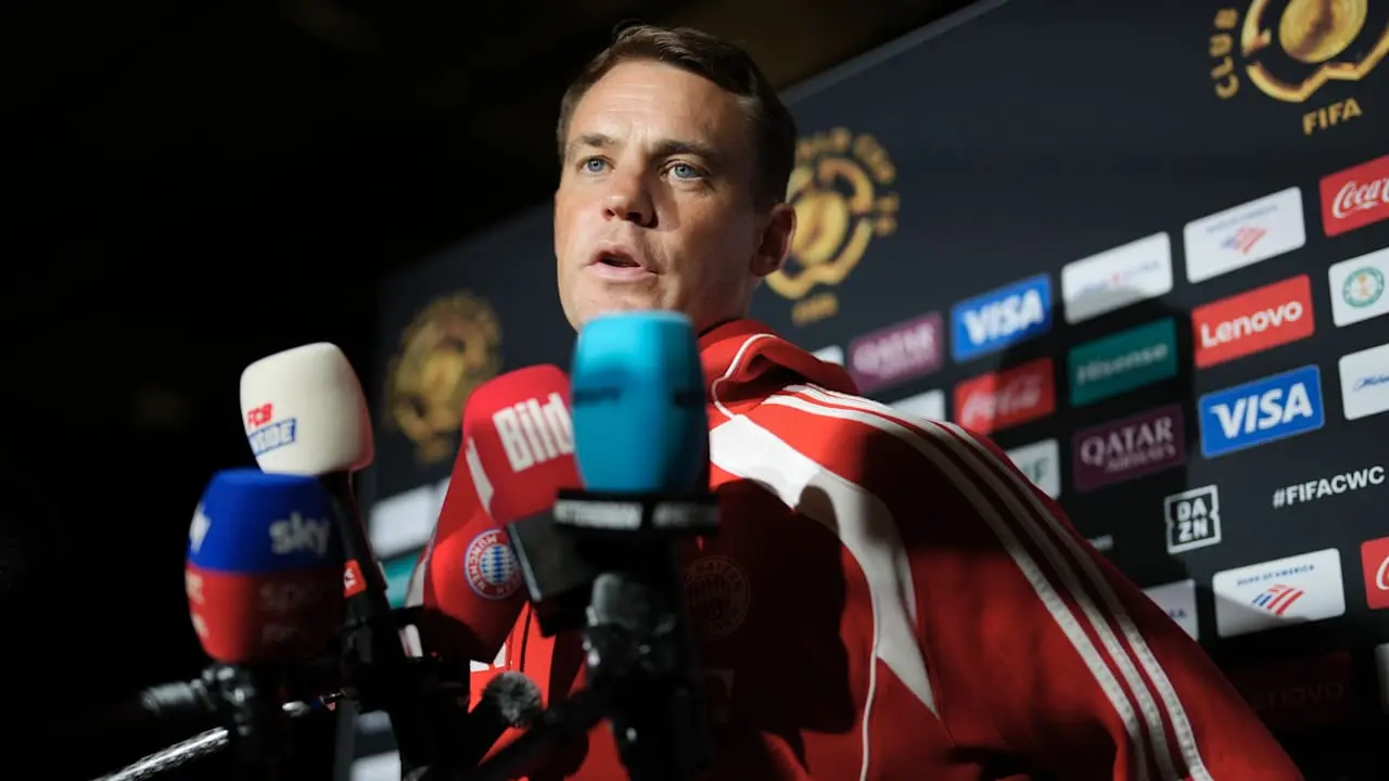 FC Bayern: Nach Musiala-Schock – Manuel Neuer erhebt Vorwürfe gegen PSG-Torwart | Sport 1 FC Bayern: Nach Musiala-Schock – Manuel Neuer teilt gegen PSG-Torwart aus | Sport