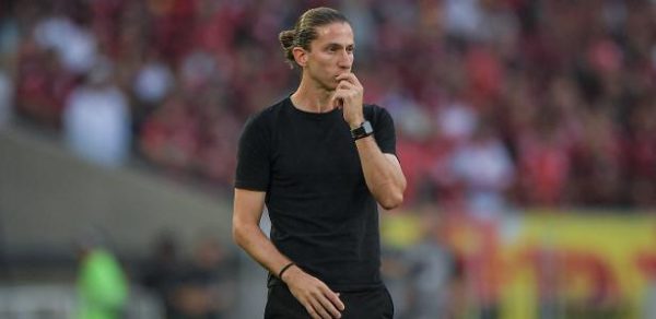 Filipe Luís comanda o Flamengo em vitória contra o São Paulo no Maracanã