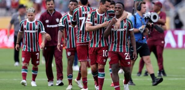 Jogadores do Fluminense celebram vitória sobre o Al-Hilal, no Mundial de Clubes