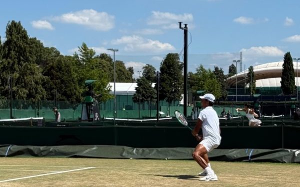 Guto vence finalista de RG e chega à semifinal em Roehampton