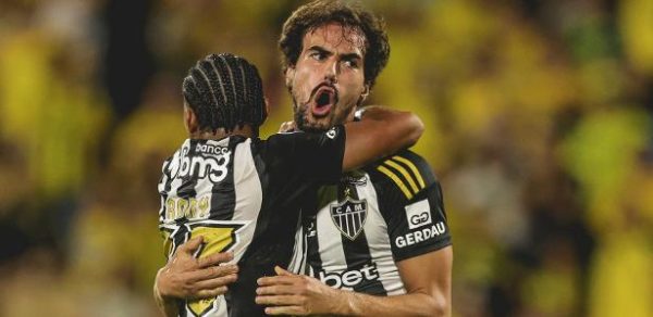 Meia entrou, sofreu pênalti que gerou gol de Hulk e cavou expulsão no 2º tempo