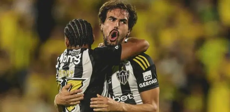 Meia entrou, sofreu pênalti que gerou gol de Hulk e cavou expulsão no 2º tempo