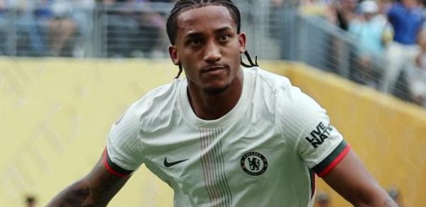 João Pedro, atacante do Chelsea, não comemora após marcar contra o Fluminense no Mundial