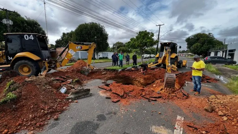 Manutencao na rede de esgotamento sanitario 1