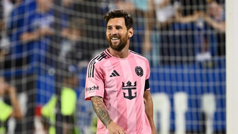 Messi volta à MLS após Mundial com 'assistência contra' e golaços
