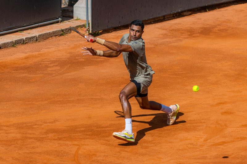 Monteiro joga na Alemanha, Meligeni e Reis na Romênia