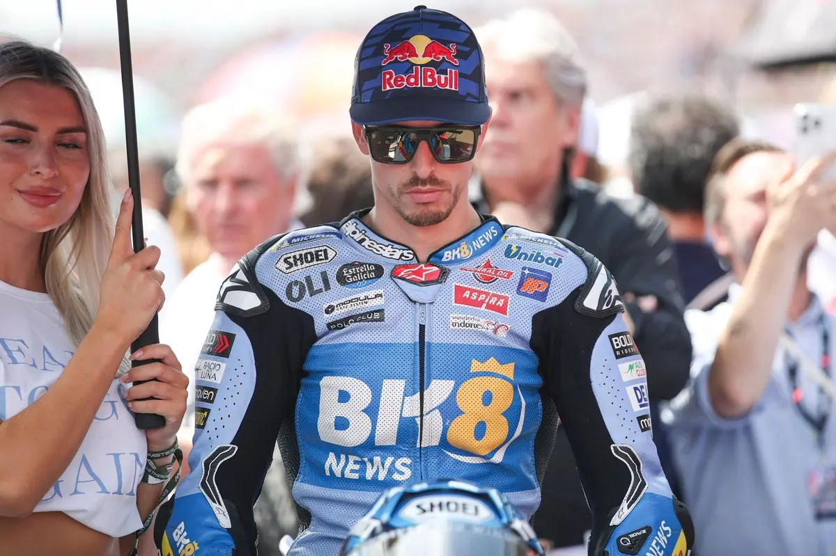 MotoGP: Álex Márquez recebe alta e viajará para a Alemanha após cirurgia na mão. 1 MotoGP: Álex Márquez é liberado para viajar para a Alemanha após cirurgia na mão