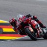 MotoGP: Márquez sofre queda e Bagnaia é pole em Brno; Martín é 12º
