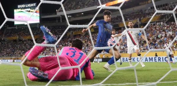 Marcos Leonardo marcou duas vezes na vitória do Al-Hilal sobre o Manchester City, no Mundial