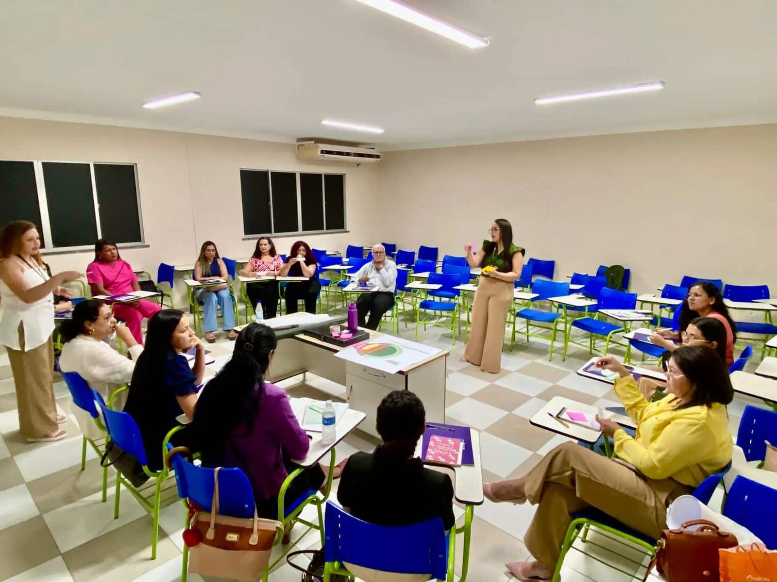 Oficina ressalta a ampliação do atendimento às hepatites virais em Roraima. 1 Oficina de qualificacao para fortalecimento da linha de cuidado das hepatites virais em Roraima 3.jp